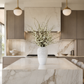 Flores de Cerezo Blancas en Jarrón Pelican para decoración de interiores | Vareluma